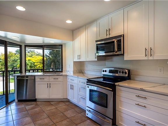 3rd image of 3536 Countrybrook Ln APT 23
