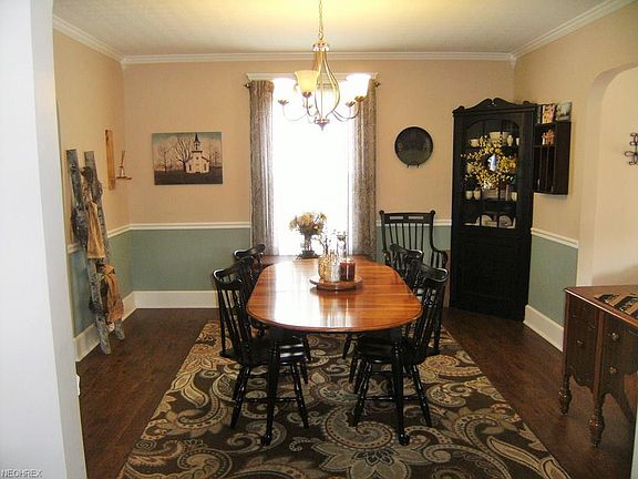 3rd image of 1514 Scott Ave