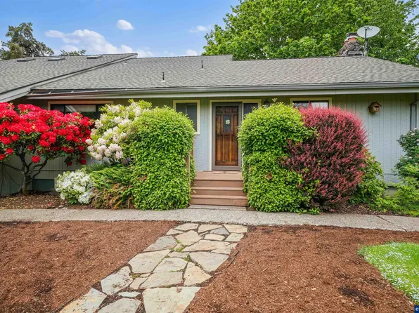 3904 Viewcrest Rd S, Salem, OR 97302