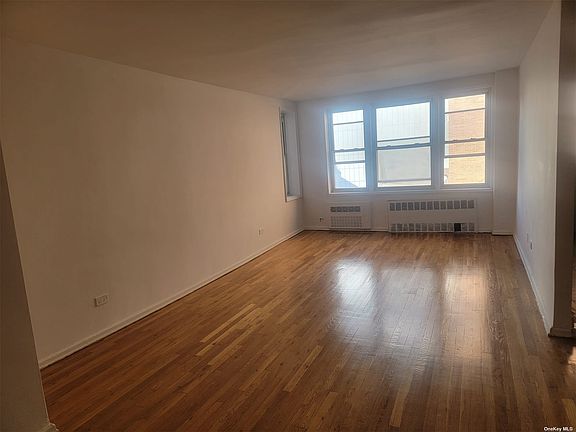 4th image of 136-42 Maple Ave #5C