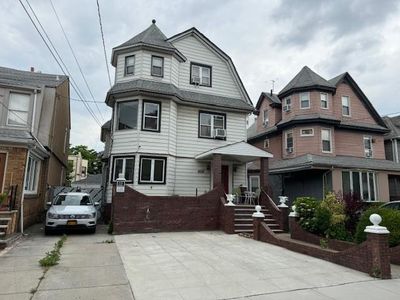 2052 E 17th St, Brooklyn, NY, 11229
