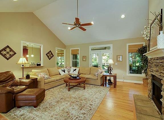 3rd image of 48 Procourt Dr
