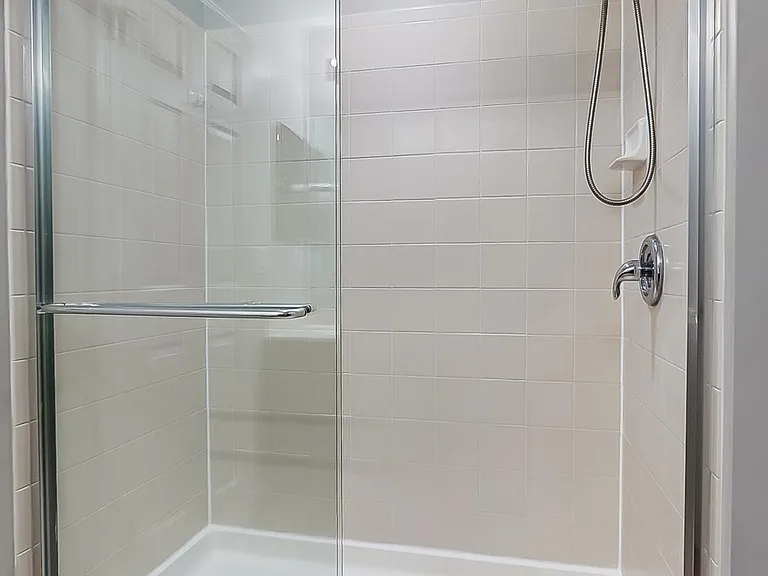 1442 Observatory Dr — Photo 23