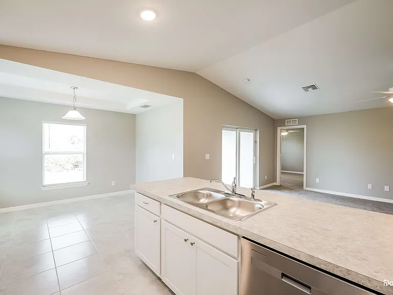 2910 57th St W — Photo 3
