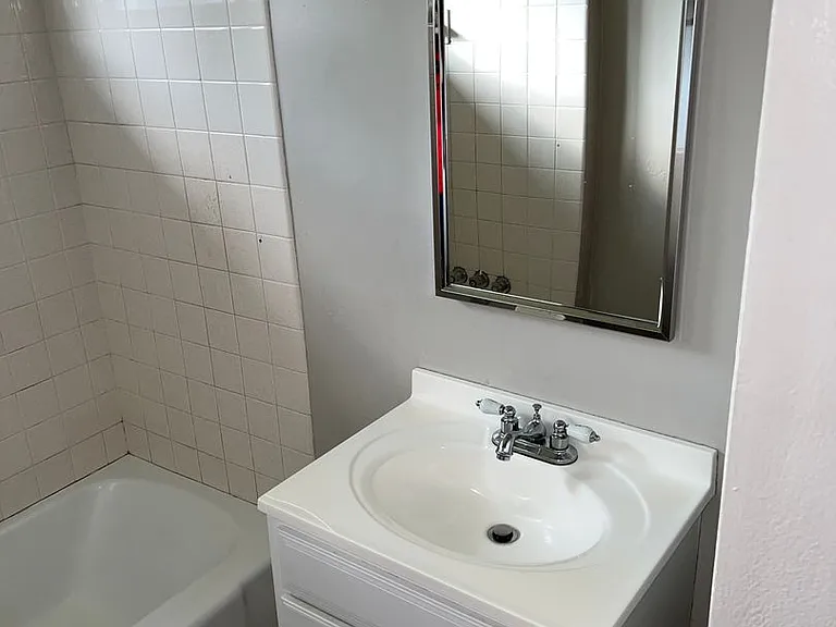 916 Hornick St — Photo 20