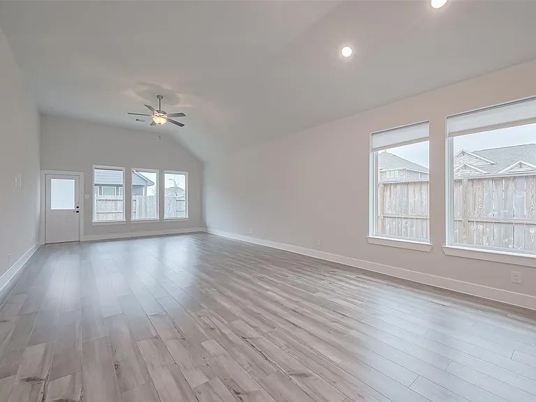 200 Catalina Cove Dr — Photo 9