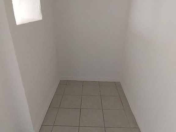 4th image of 428 N Curson Ave