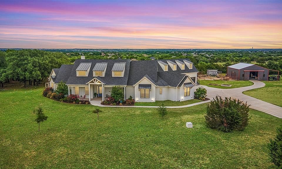 1st image of 212 Canyon Lake Dr