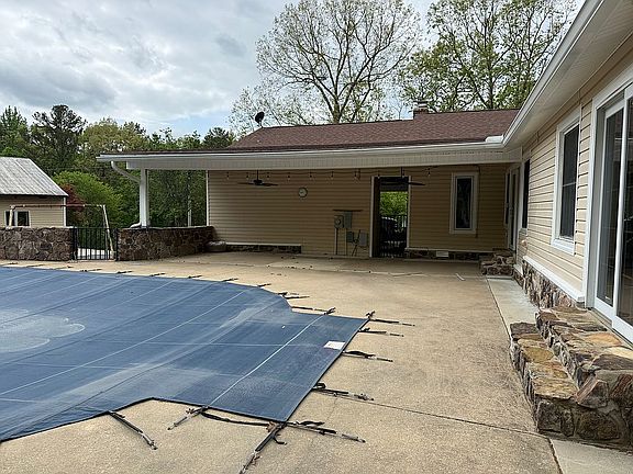 5th image of 75 Lookout Dr