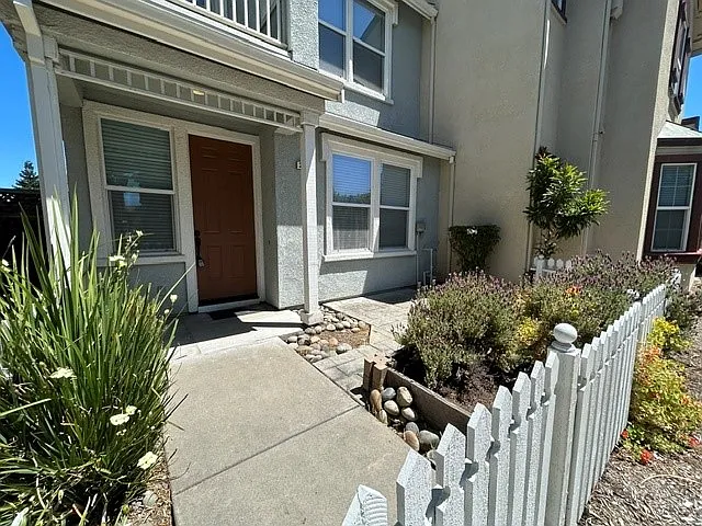 2115 Unbridled Ct — Photo 22
