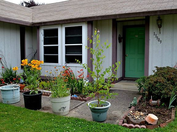3rd image of 13909 NE 82nd St
