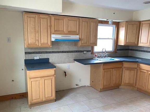 2nd image of 155 Lincoln Ave