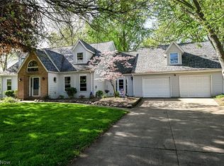 18911 Meadow Ln, Strongsville, OH 44136