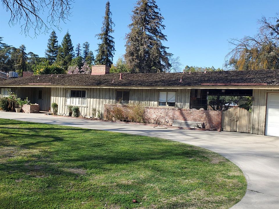 1st image of 621 E Santa Ana Ave