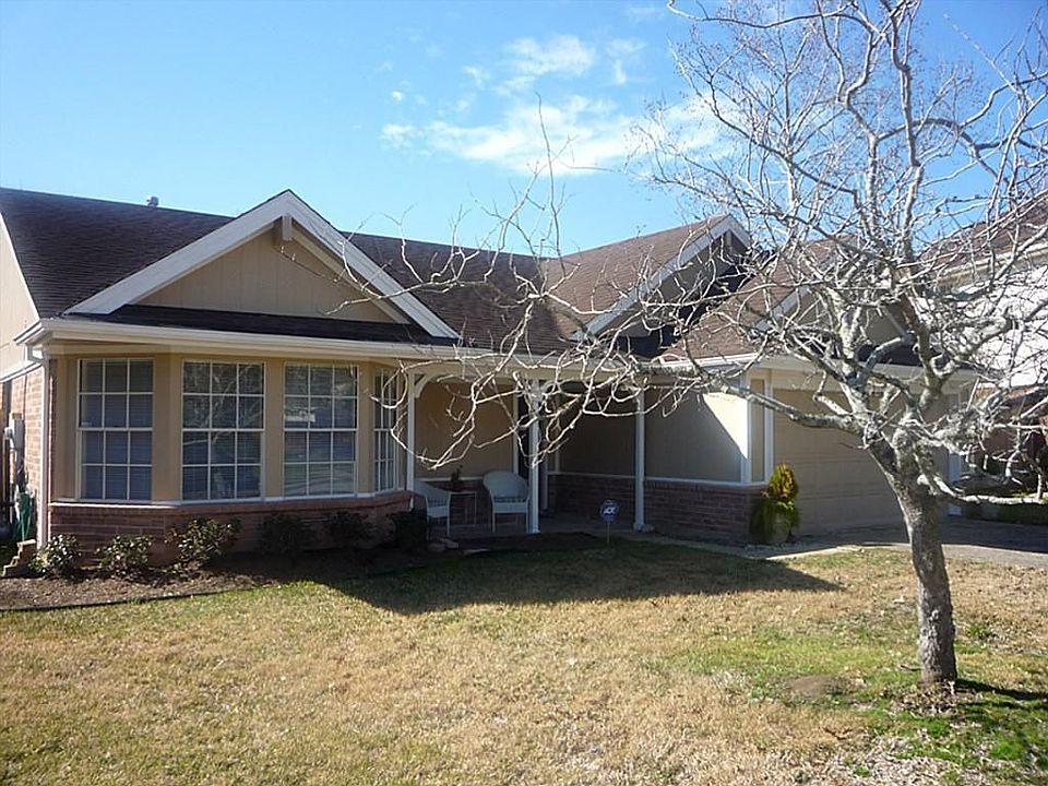 1st image of 500 Magnolia Cir