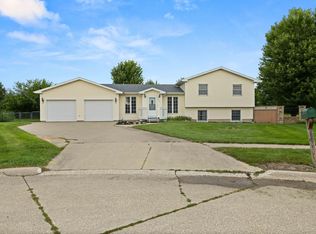 2021 Garst Cir, Boone, IA 50036