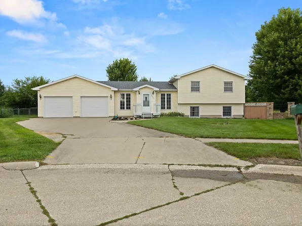 2021 Garst Cir, Boone, IA 50036