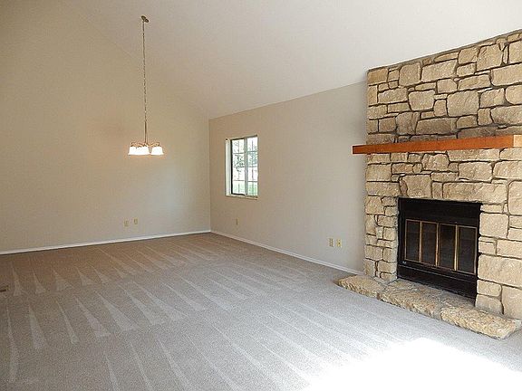 4th image of 6786 Netherland Ct