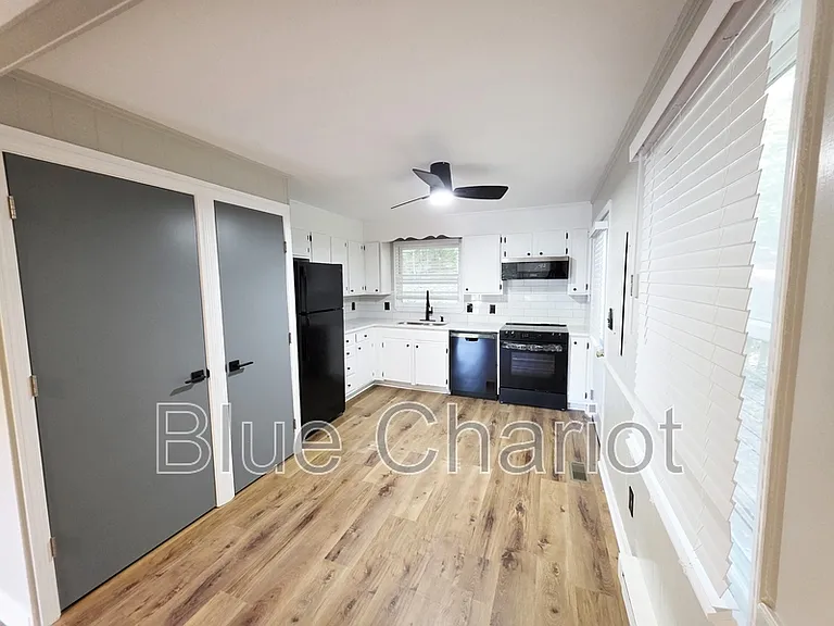 1705 Smith Level Rd #B — Photo 8
