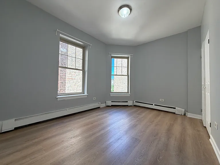5955 S Indiana Ave #205 — Photo 3