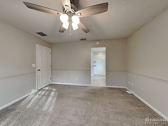 5th image of 4272 Hanging Moss Dr