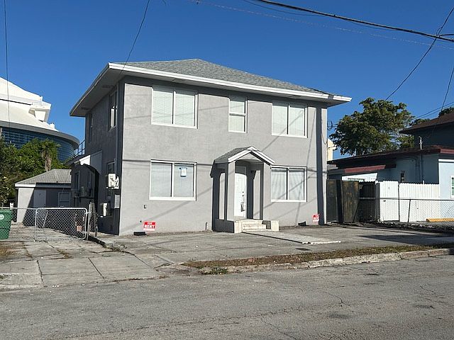 House view with Driveway parking
