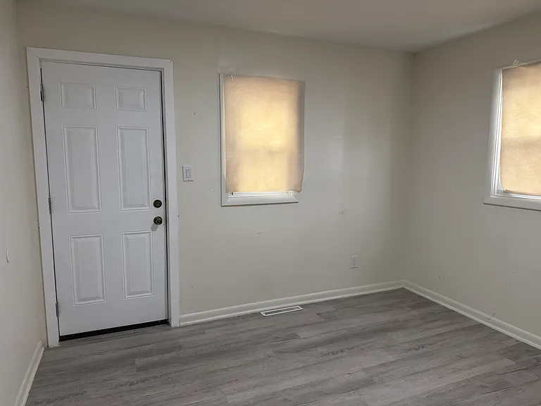 10 Burton Ave — Photo 8