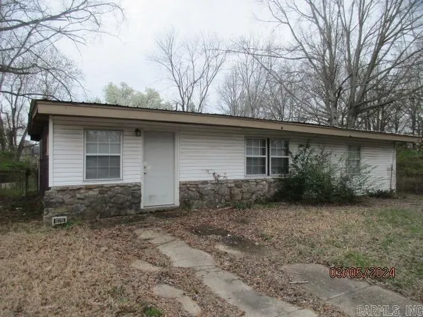 3200 Jonquil St, Pine Bluff, AR 71603