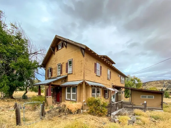 15824 Hornbrook Rd, Hornbrook, CA 96044