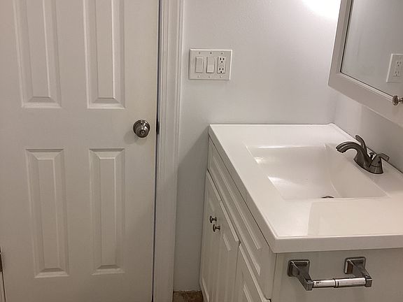 4th image of 6 Safe Harbor Dr Unit C1