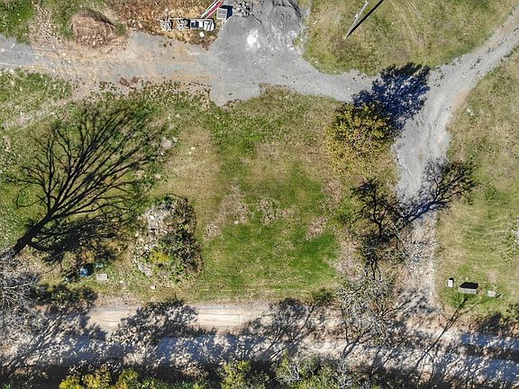 3rd image of 6114B Hill Cir