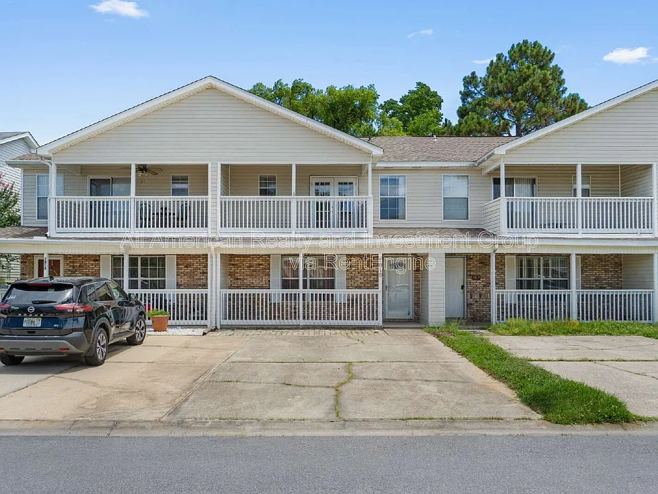 1815 Pointed Leaf Ln