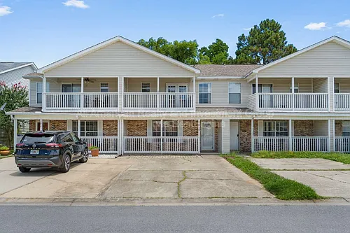 1815 Pointed Leaf Ln Photo 1