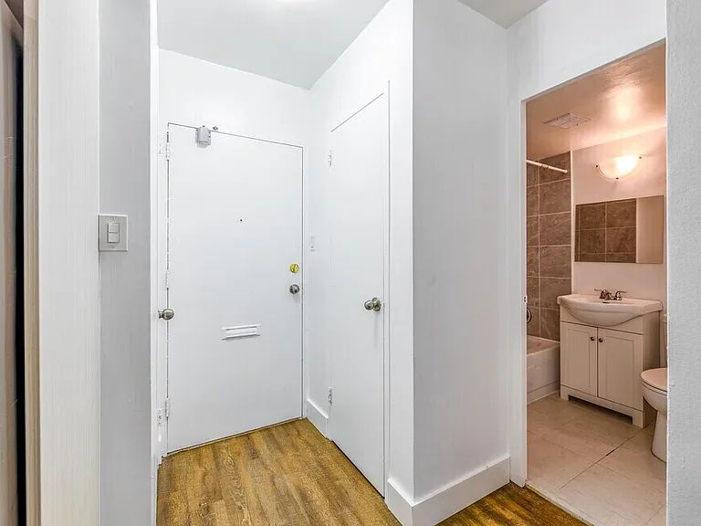 285 Melvin Ave — Photo 12