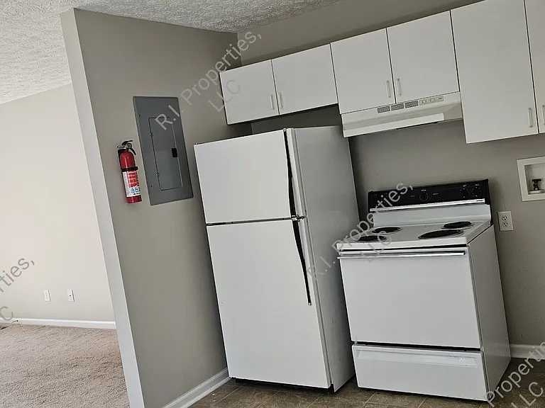 565 Highland Dr #3 — Photo 6