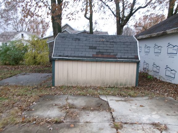 4th image of 608 N Wasson St