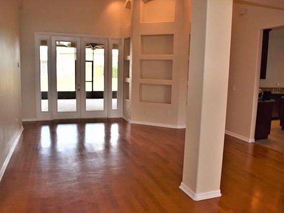 3rd image of 549 Johns Landing Way