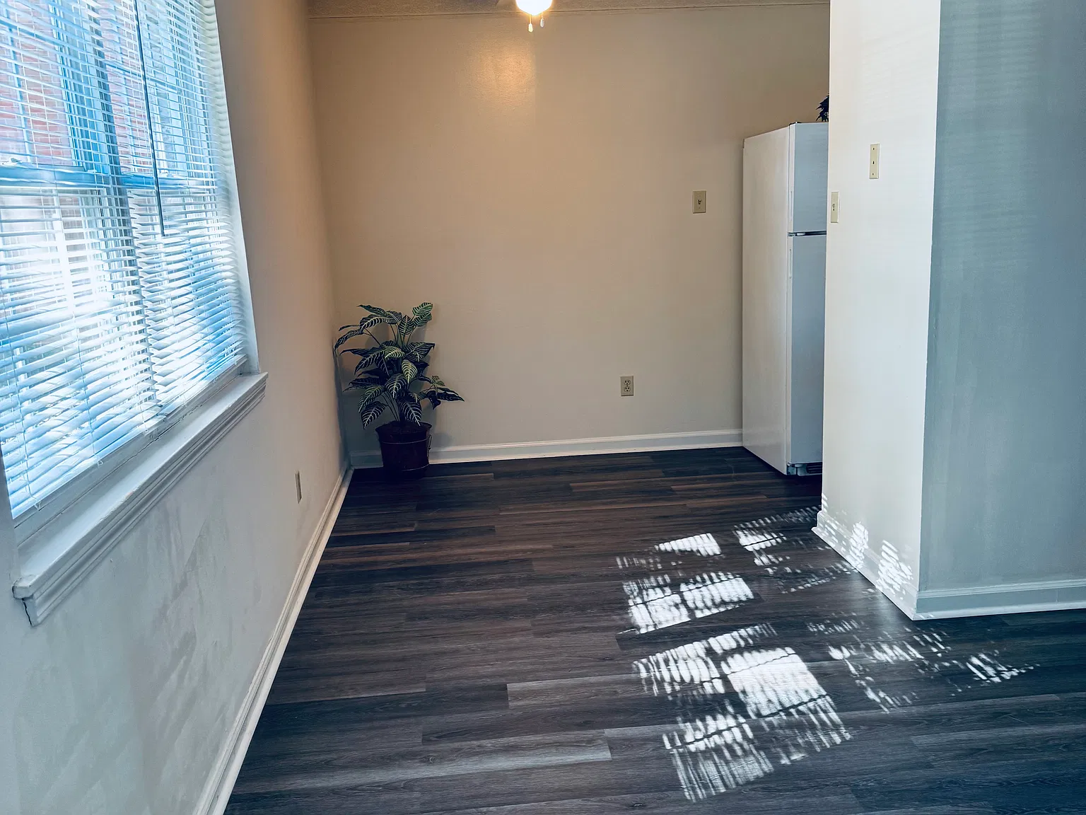 2 bed, 900 sqft, $1,200 — Photo 2