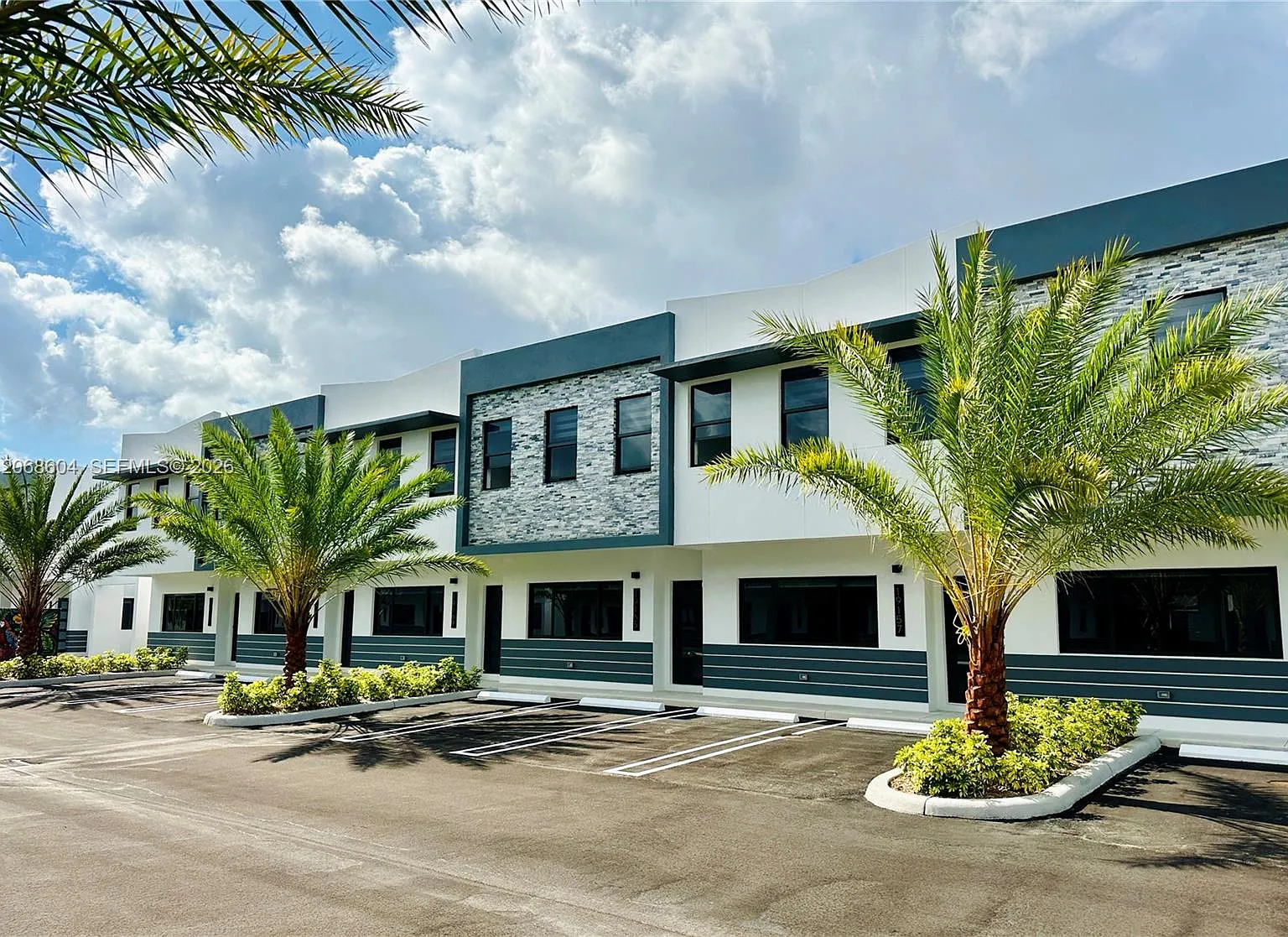 Miami Gardens — Photo 1