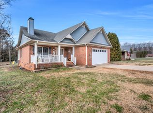 108 Somerset Ct, Mebane, NC 27302