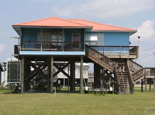 117 Apple Ln, Grand Isle, LA 70358
