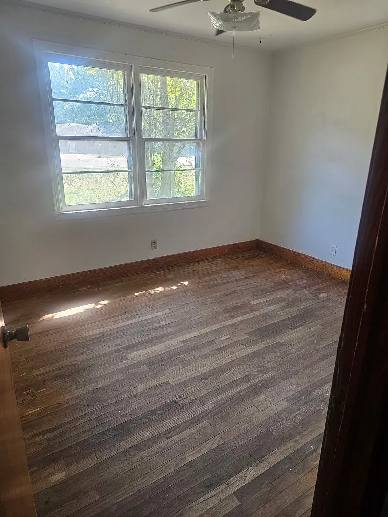3 bed, 1348 sqft, $995 — Photo 4