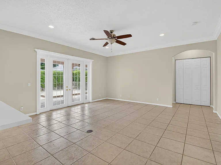 22194 Braddock Pl — Photo 15