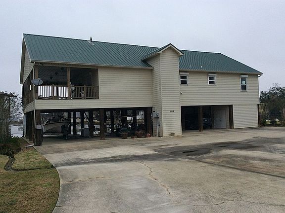 2nd image of 1115 Point Rd