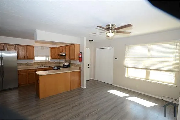 3 bed, 952 sqft, $1,600 — Photo 4