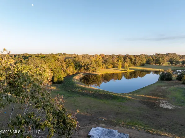 130 Cinnamon Ridge Dr, Raymond, MS 39154