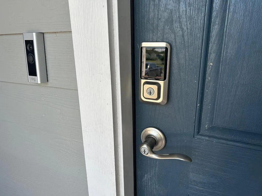 245 N Arch St — Photo 3
