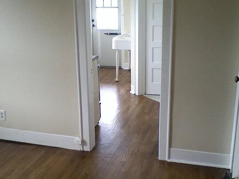 390 Madison Ave #4 — Photo 1