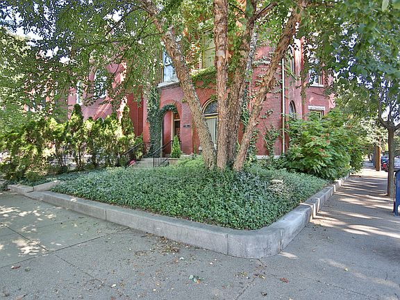 5th image of 101 W Ormsby Ave