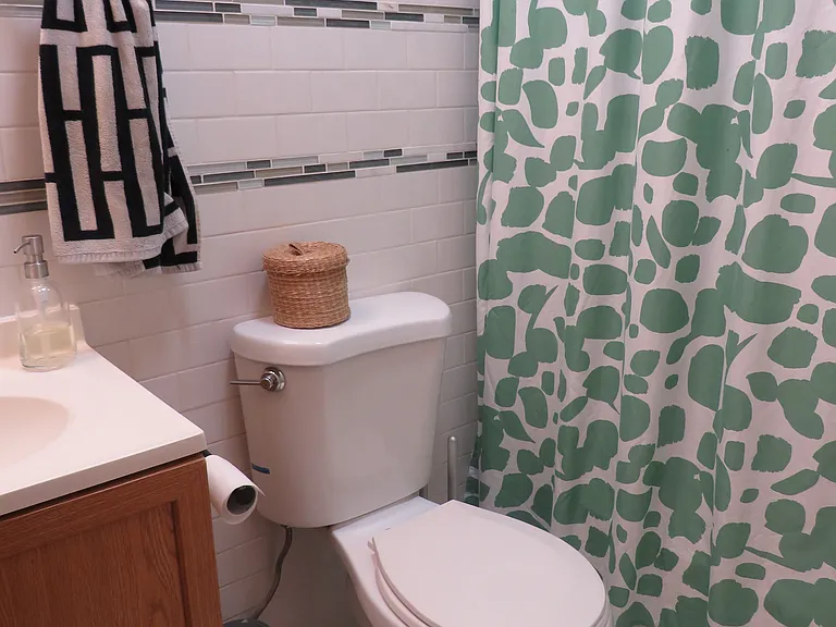 208 23rd St #2 — Photo 8